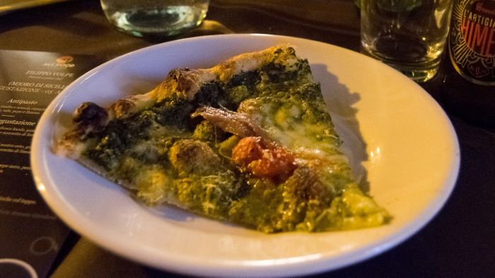 Pizza ai tenerumi con alici